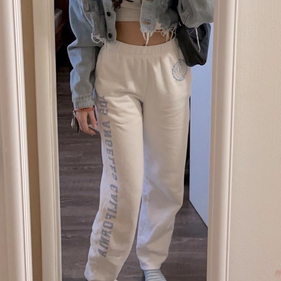 Hollister Pants - White straight leg sweatpants ◻️